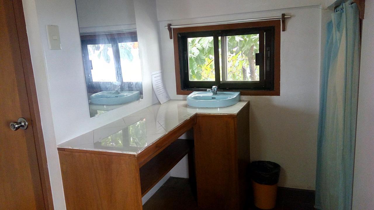 Peria Seafront Pensione Roxas  Ngoại thất bức ảnh
